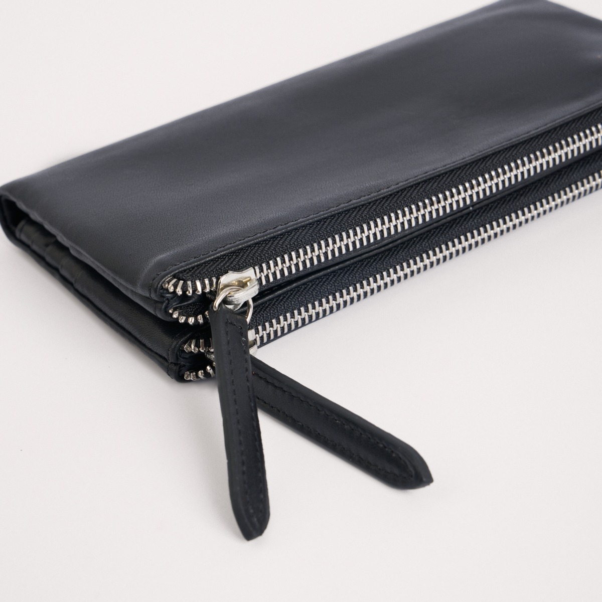 Burberry reeves zip wallet sale
