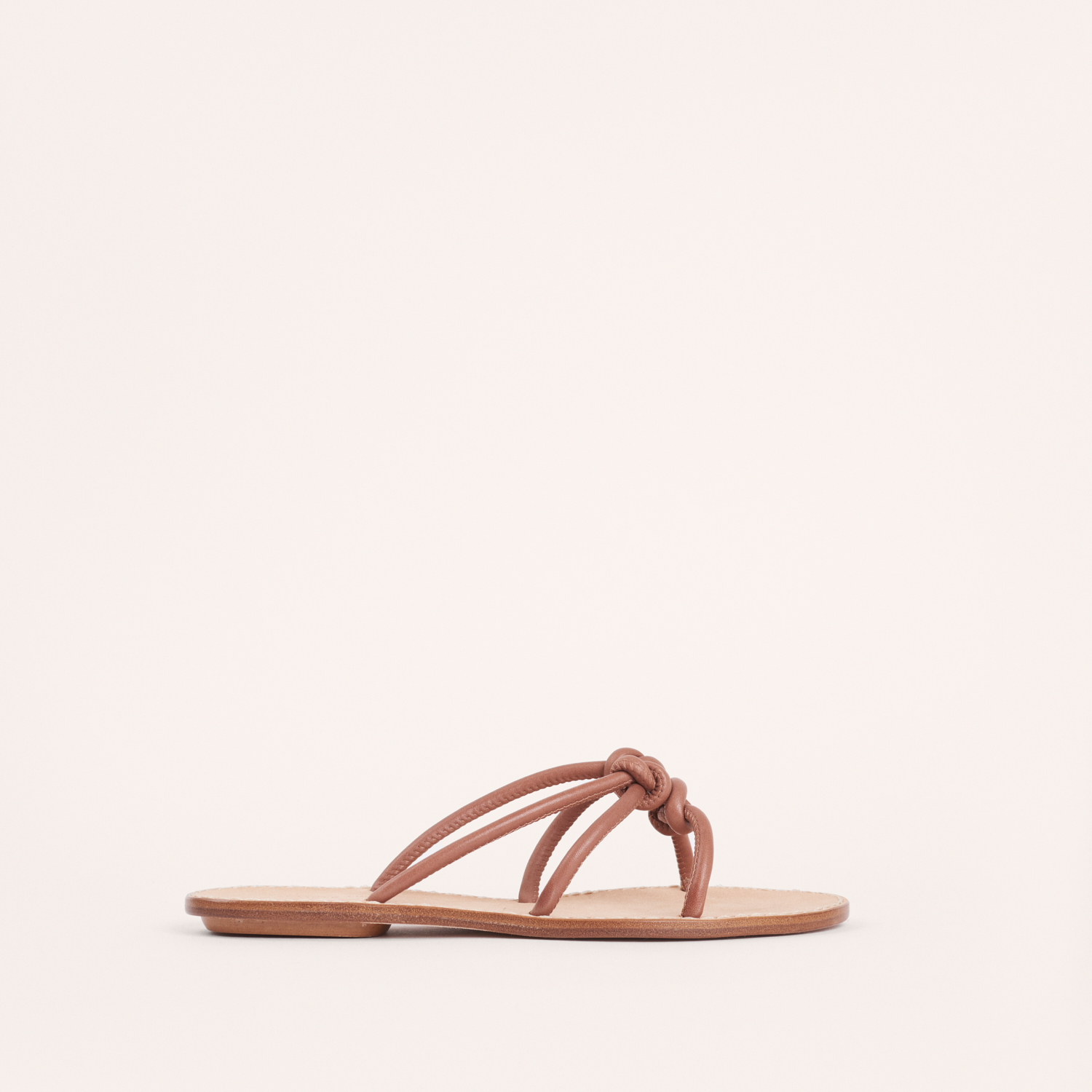Compra sandalias planas Malababa, son perfectas para cualquier evento de  verano, combínalas con tu look favorito y conseguirás comodidad y estilo.
