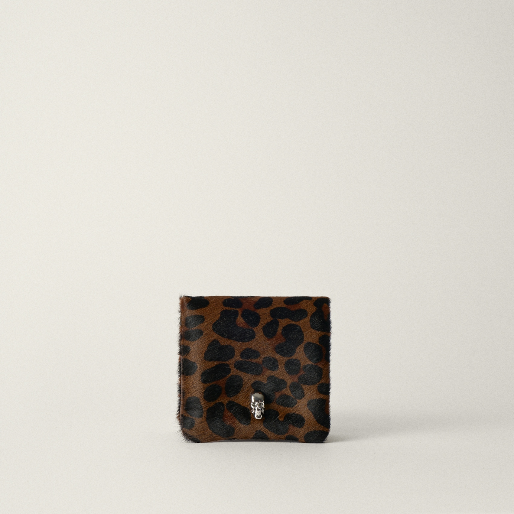 Tete de mort leopardo pequeño  first